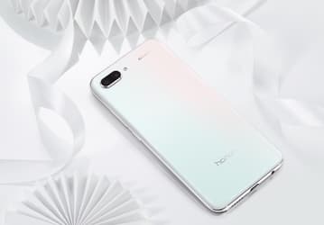 Смартфон Honor 10 GT появится в уникальном цвете Lily of the Valley, подобного которому ни у кого нет