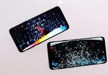 Samsung выпустит складной смартфон с гибким экраном в начале будущего года