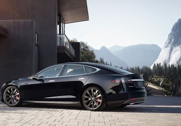 Германия требует с некоторых владельцев автомобилей Tesla Model S по 4000 евро