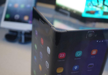Huawei выпустит первый в мире смартфон со сгибающимся дисплеем в самом начале 2019