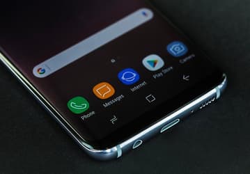 Назван лидер по проблемным смартфонам
