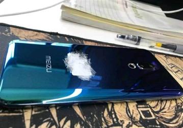 Фото дня: смартфон Meizu 16 Mirror Blue