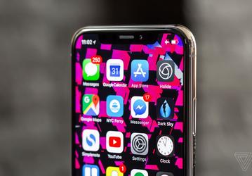В следующем году Apple также выпустит два новых смартфона с экранами OLED и один — с панелью IPS