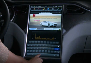 Ваша Tesla научится воспроизводить видео из YouTube и не только