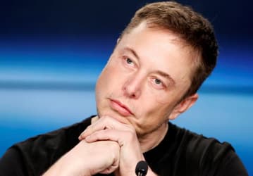 Илон Маск рассматривает возможность выкупа всех акций Tesla