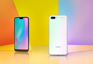 Смартфон Honor 10 GT в уникальном цвете Lily of the Valley поступил в продажу