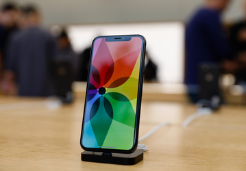 Apple будет заказывать экраны OLED у Sharp 