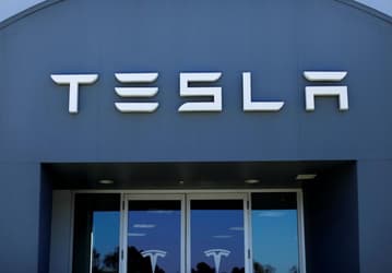 В Tesla пришли первые повестки в связи с твитами Маска