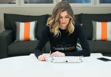 Механическая клавиатура Qwerkywriter S с интерфейсом Bluetooth стилизована под печатную машинку