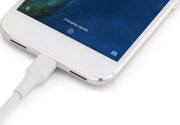 Google починит быструю зарядку на смартфонах Pixel XL