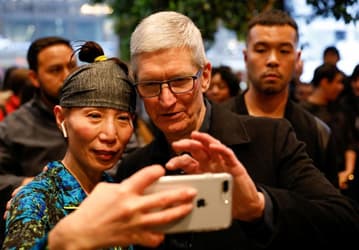 Apple стоит 1 триллион долларов