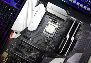 Восьмиядерные процессоры Intel Core i9-9900K и Core i7-9700K дебютируют в октябре