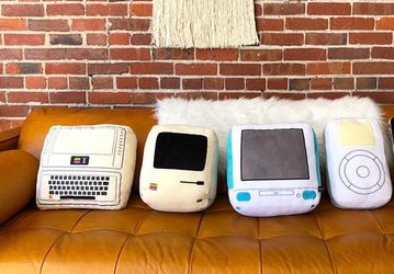 Подушки Throwboy созданы для фанатов техники Apple