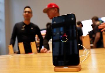 Судья ITC признал, что Apple нарушает патент Qualcomm, но отказался запретить импорт iPhone