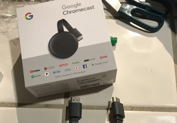 Утечка года продолжается: в магазинах появился еще неанонсированный плеер Google Chromecast 