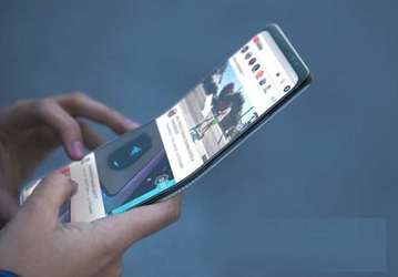 «Будущее здесь» — рекламный слоган первого смартфона Samsung со сгибающимся экраном