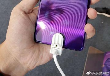 Фотогалерея дня: первый смартфон Samsung с градиентной окраской