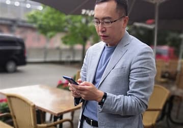 Умный браслет Honor Band 4 засветился на «живых» снимках