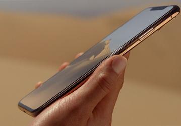 Появились первые распаковки iPhone XS и XS Max
