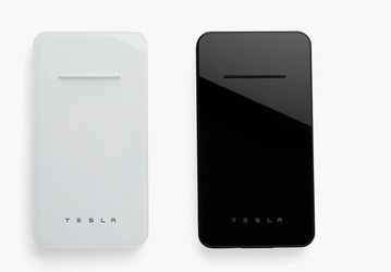 Портативный аккумулятор Tesla с беспроводной зарядкой подешевел, первые покупатели получат разницу