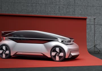 Volvo показала беспилотник будущего, в котором можно жить