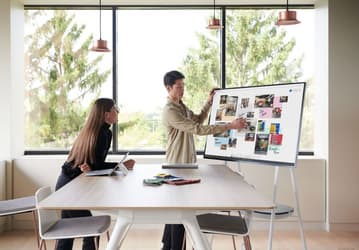 Устройство Microsoft Surface Hub 2S можно будет превратить в Surface Hub 2X путём установки съёмных процессорных картриджей