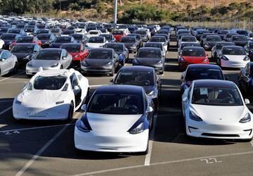 Tesla убирает из ассортимента два цвета для своих авто ради оптимизации производства