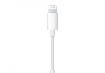 Apple исключила из комплекта поставки всех iPhone переходник, позволяющий подключать наушники со штекером 3,5 мм к разъему Lightning