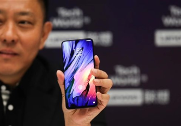 Вице-президент Lenovo назвал дату анонса безрамочного смартфона-слайдера Lenovo Z5 Pro