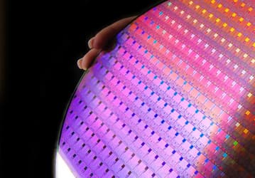 Intel опровергла слухи об отказе от 10-нанометрового техпроцесса