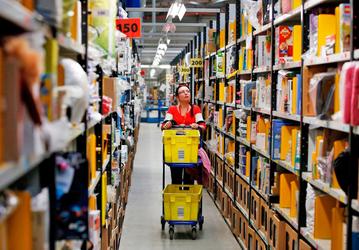Amazon разрабатывает роботов, которые будут комплектовать заказы