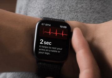 Умные часы Apple Watch Series 4 смогут снимать ЭКГ в России и любой другой стране с первого дня работы функции