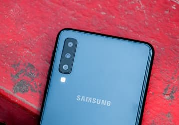 Samsung готовит ещё один смартфон с тройной основной камерой
