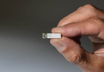 Специалисты Qualcomm смогли уменьшить антенные модули 5G NR mmWave, которые можно будет встретить в смартфонах уже в начале будущего года