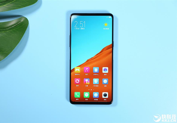 Представлен смартфон Nubia X с двумя дисплеями