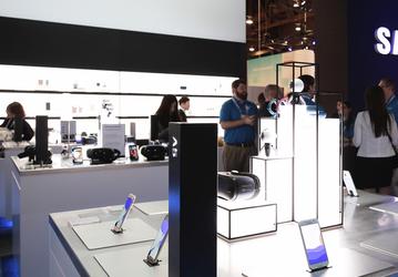 Samsung надеется исправить спад прибыльности гибкими смартфонами и моделями с поддержкой 5G