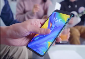 Видео дня: первый рекламный ролик с флагманским смартфоном-слайдером Xiaomi Mi Mix 3