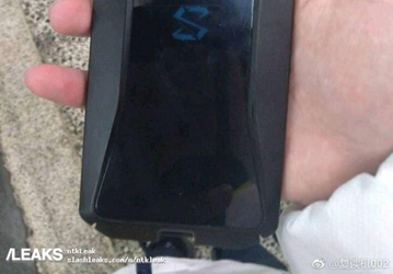 Появились новые фото смартфона Xiaomi Black Shark 2