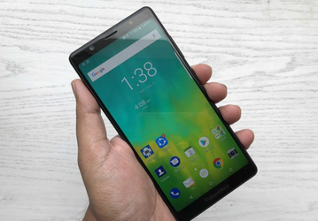 Бескнопочный смартфон BlackBerry Evolve выйдет 10 октября