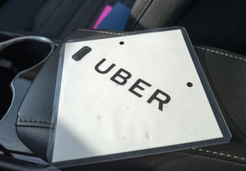 Uber просит разрешения раздавать свои акции водителям 