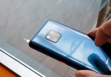 Huawei построила гигантский кубик Рубика, чтобы отпраздновать начало продаж смартфонов Mate 20 и Mate 20 Pro 