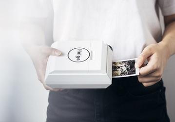 Мобильному фотопринтеру Holga не нужен источник питания