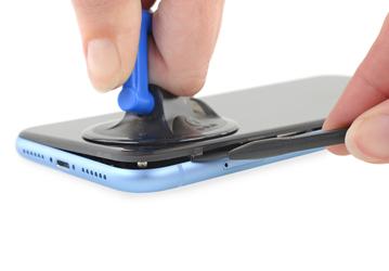 Вскрытие iPhone XR обнаружило отличную от iPhone XS и XS Max батарею