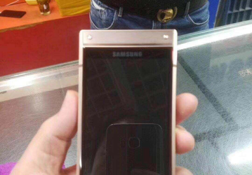 Фотогалерея дня: флагманская раскладушка Samsung W2019