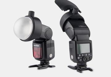Переходник Godox SR-1 позволяет использовать круглые модификаторы и светофильтры с обычными внешними вспышками