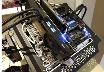 На дисплей оверклокерской 3D-карты EVGA GeForce RTX 2080 Ti Kingpin будет выводиться информация о напряжении и энергопотреблении
