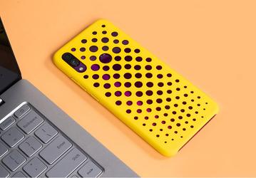 Дырявый чехол для смартфона Redmi Note 7 оценен в $4,5