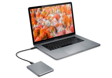 Внешний накопитель LaCie Mobile Drive объемом до 5 ТБ оснащен разъемом USB-C