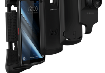 Многофункциональный смартфон Doogee S90 с модулями ночного видения, рации и геймпадом приехал в Россию