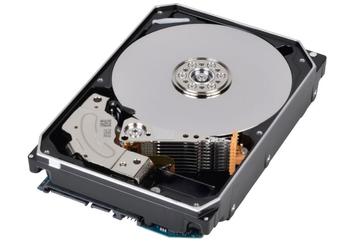 Поставки HDD за год сократились на 18%